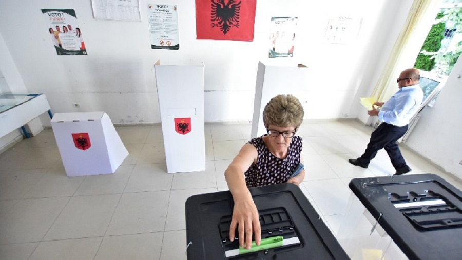 Sot heshtje zgjedhore, neser qytetaret iu drejtohen kutive te votimit